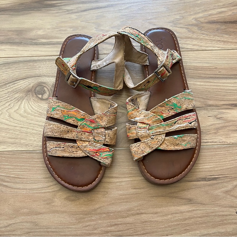 TOMS |โ Beige & Red Cork Zoe Sandal - Picture 3 of 11
